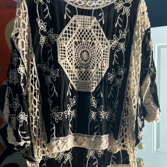 Tops - Picture 2 of 2